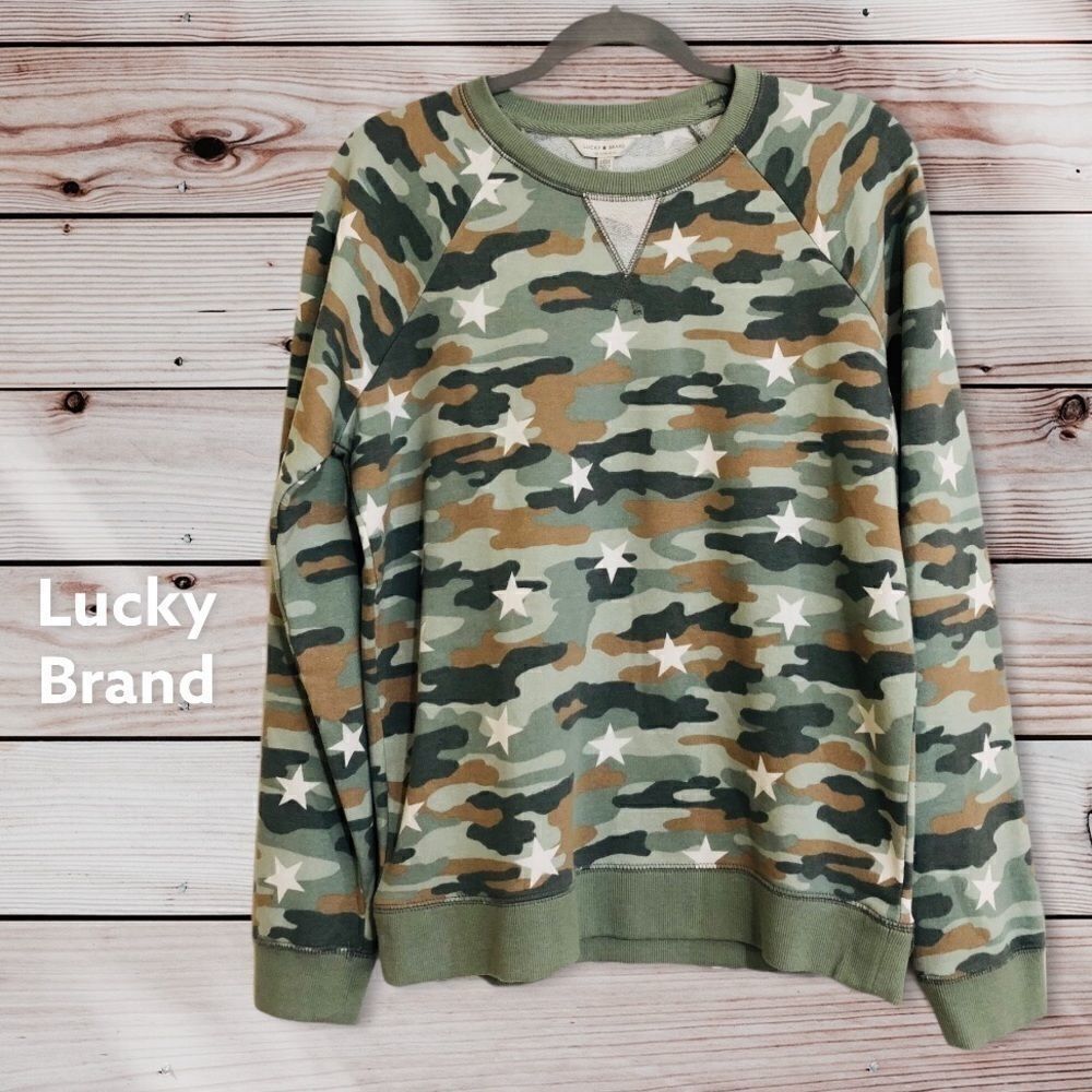 NWT: Lucky Brand Camouflage & Stars Top‎